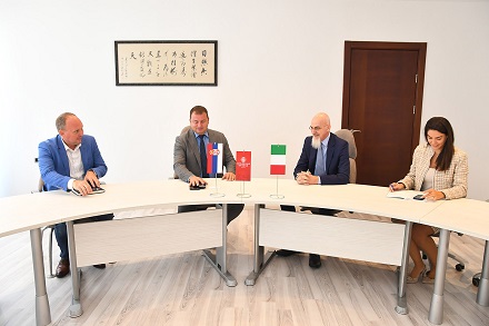 Italijanski ambasador na Sajmu 1 592022 440