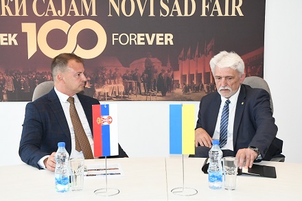 ukrajisnki ambasador 2 440